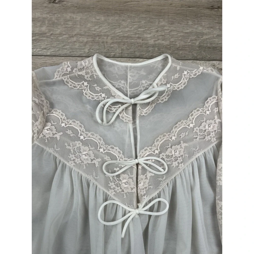 VTG ILGWU Robe‎ Women's Size 36 White with Soft Pink Lace Chiffon Sheer Peignoir